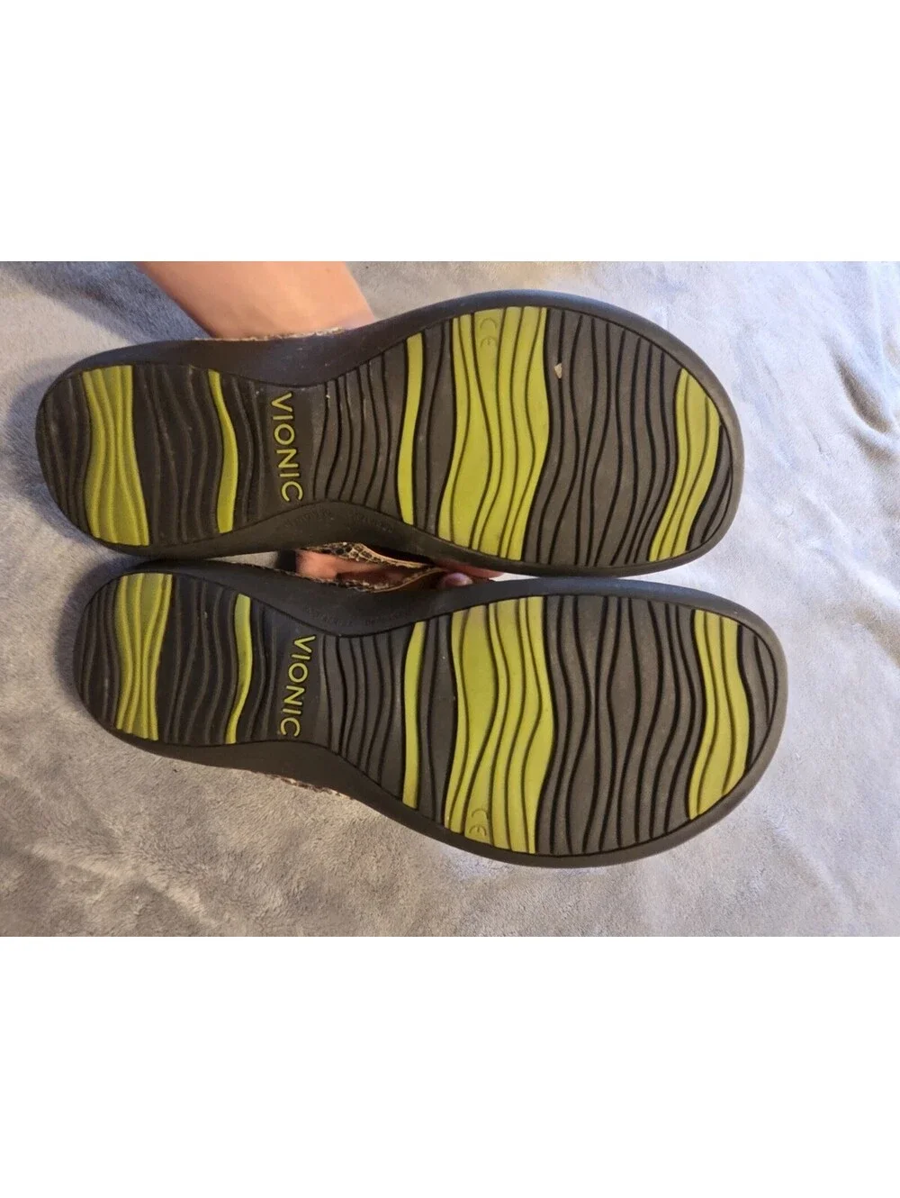 VIONIC Women Florianna Sandal, Sz 7 Cork Beaded Flip Flops EUC
